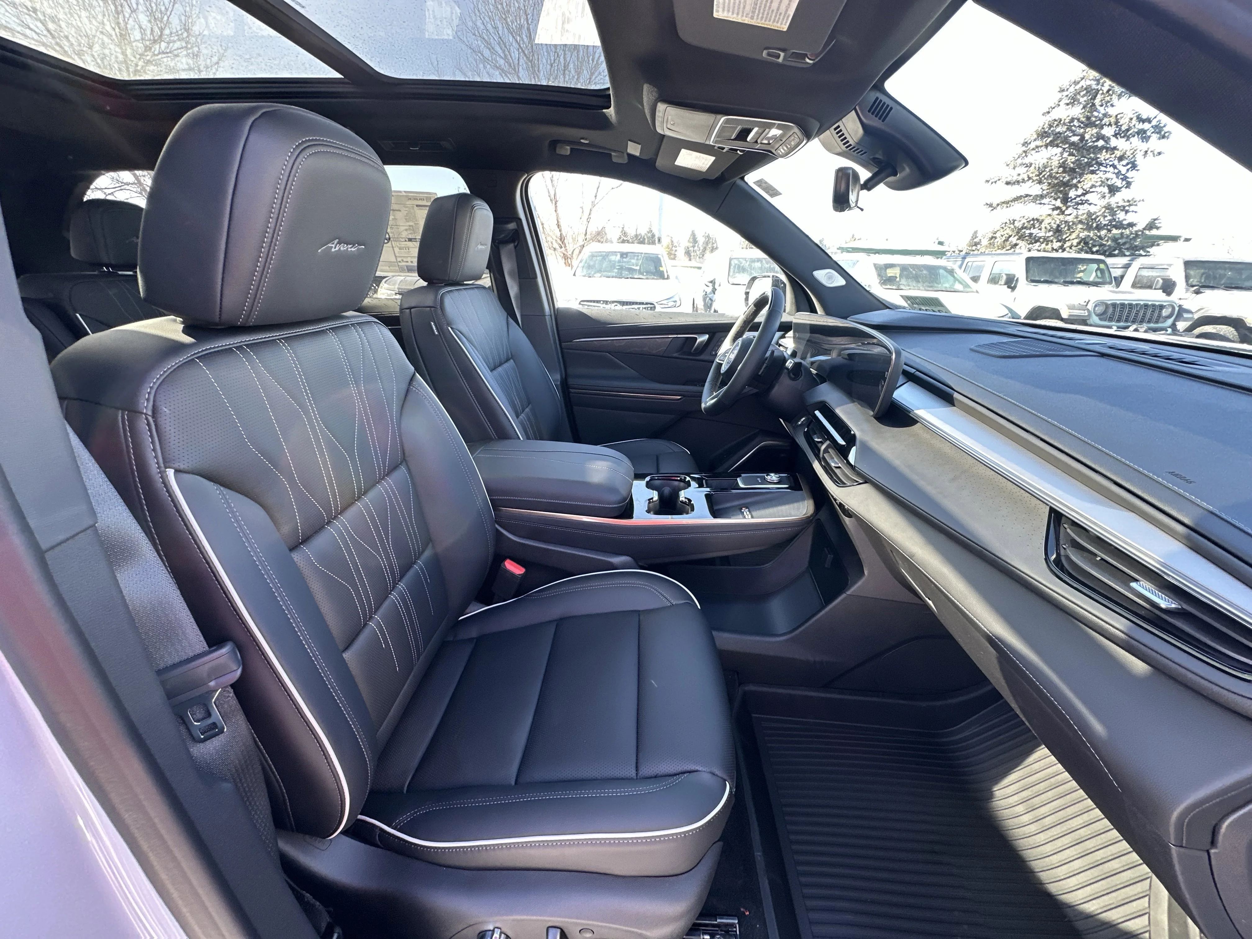 New 2026 Iridescent White Tricoat Buick Avenir image 19
