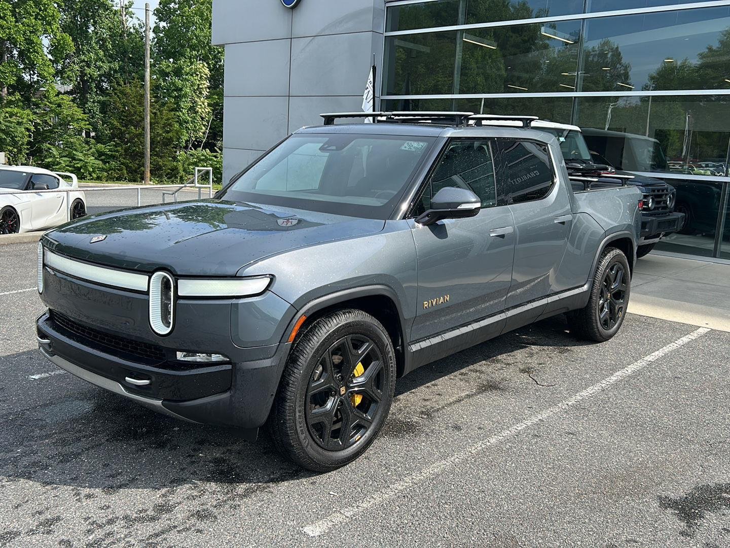 2022 Rivian R1T's photo