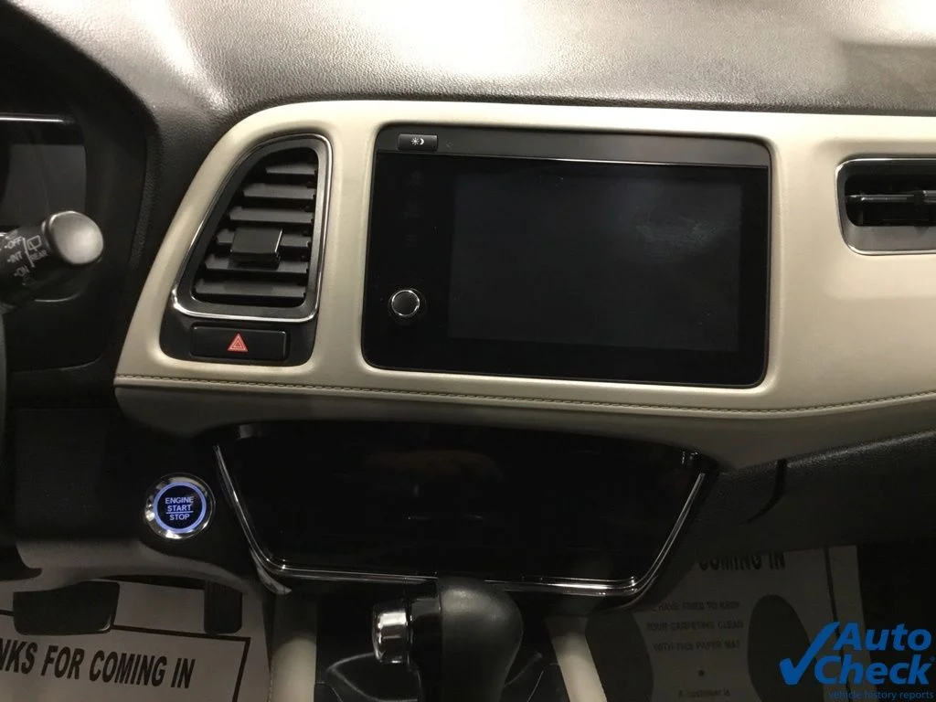Used 2021 White Honda EX-L image 46