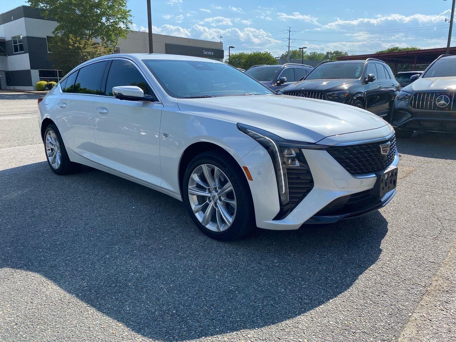 Used 2025 Crystal White Tricoat Cadillac Premium Luxury image 4