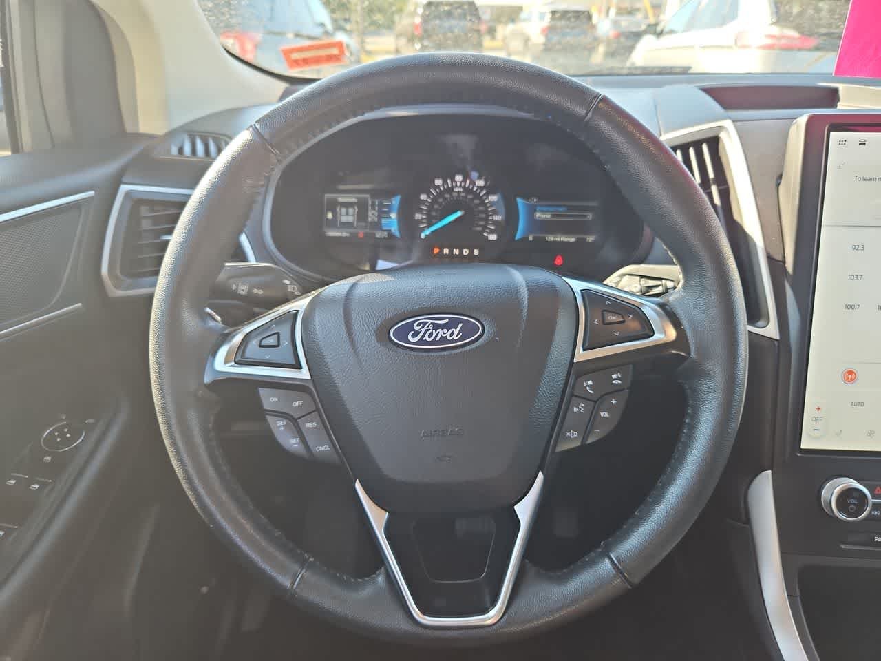Used 2024 Atlas Blue Metallic Ford SEL image 17