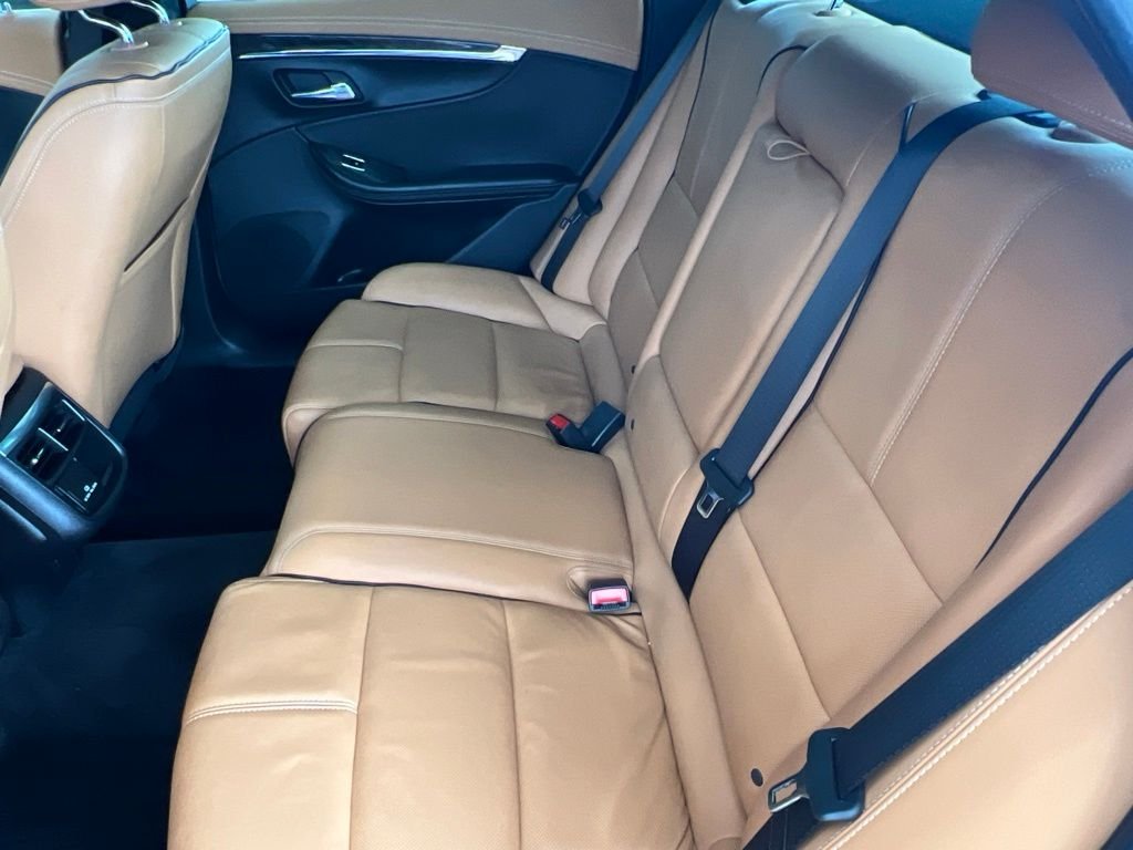 Used 2015 Blue Chevrolet LTZ image 25