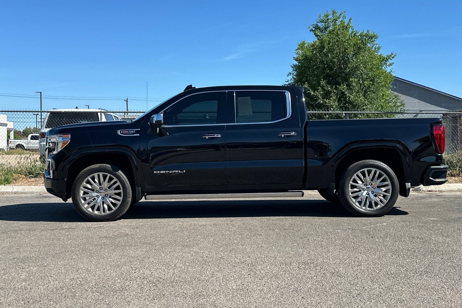 Used 2019  GMC Denali image 7