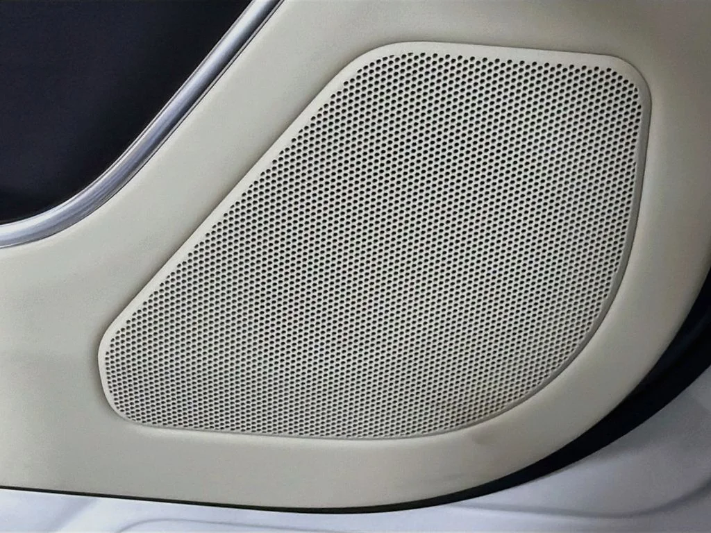 New 2026 Fuji White Land Rover SE image 19