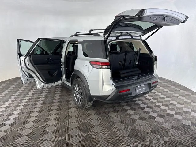 Used 2025 Silver Nissan SV image 16