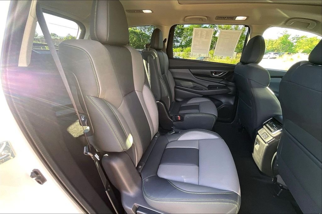 Used 2025 White Subaru Onyx Edition image 27