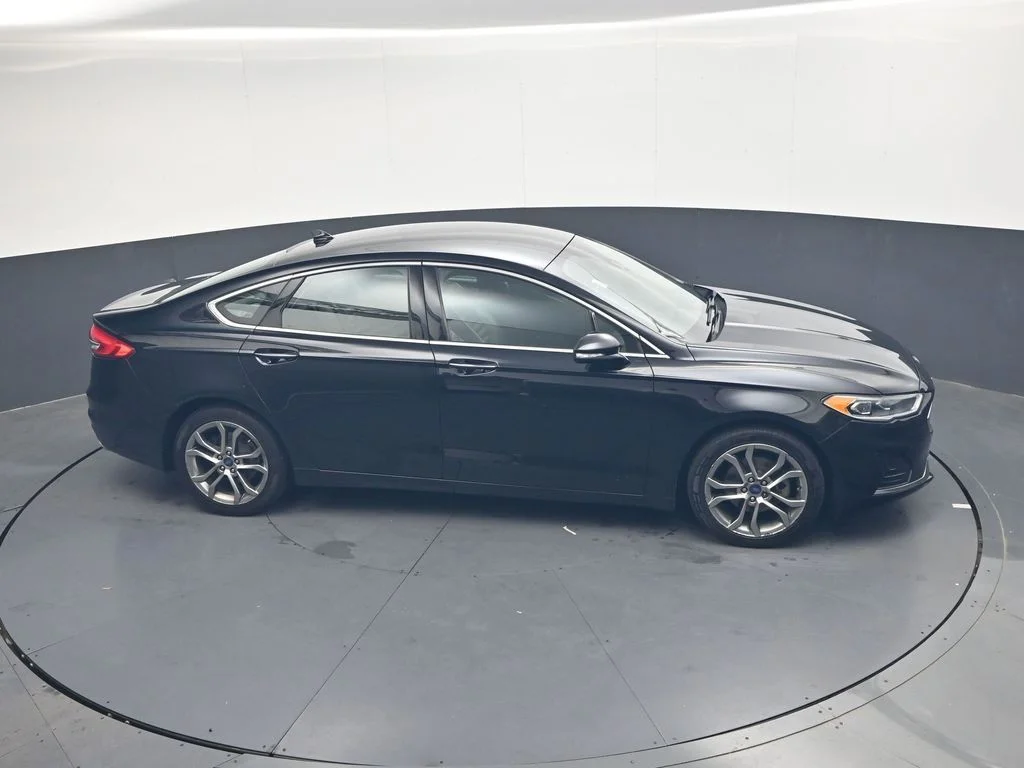 Used 2019 Black Ford SEL image 34
