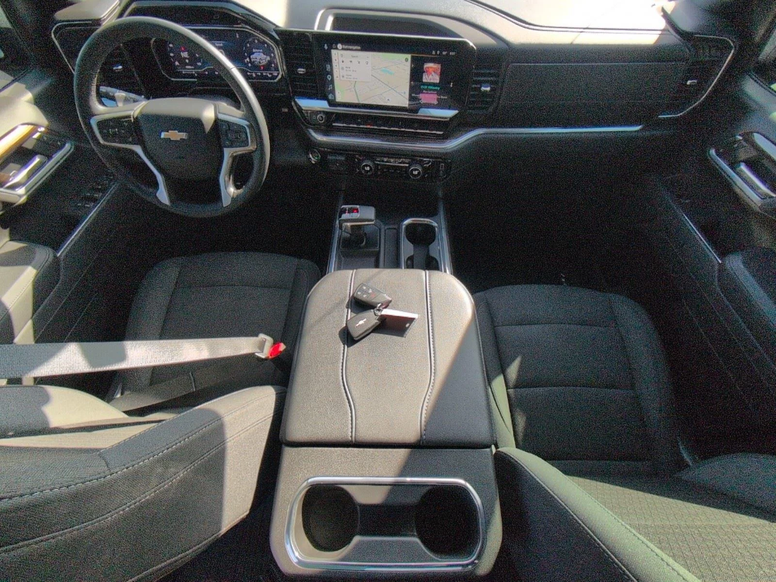 Used 2025 Sterling Gray Metallic Chevrolet LT image 34