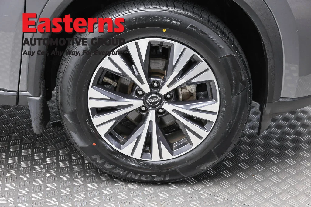 Used 2023 Gray Nissan SV image 31