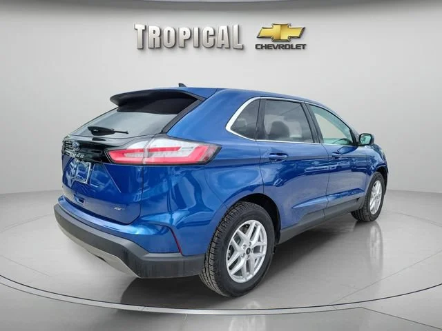 Used 2024 Blue Ford SEL image 5