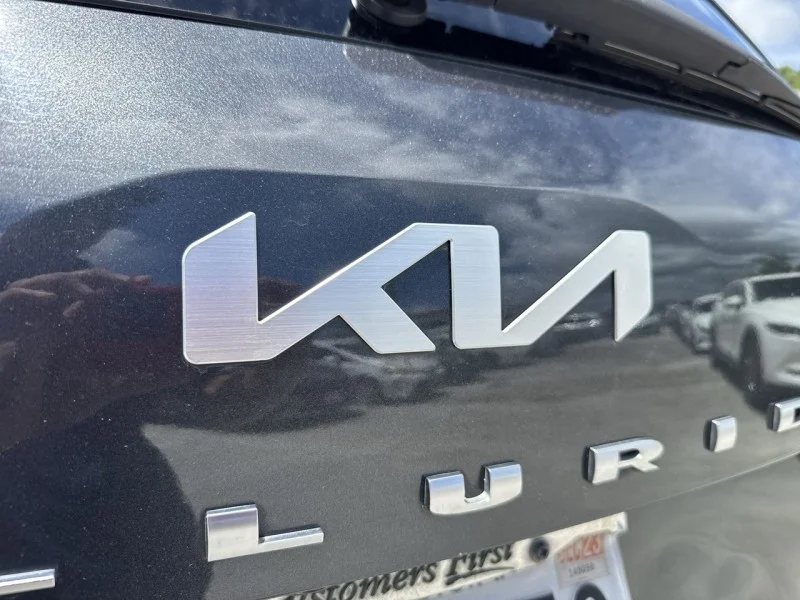 Used 2022 Gravity Grey Kia LX image 11