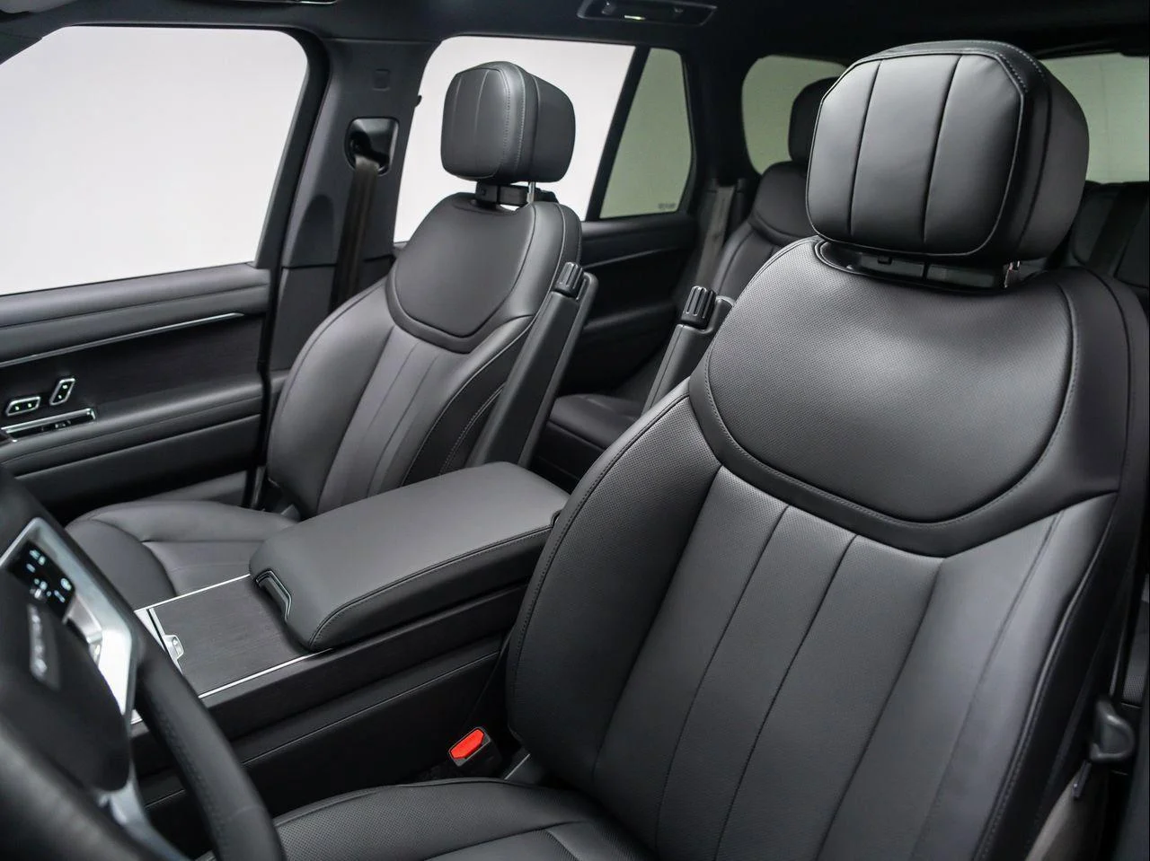 New 2026 Carpathian Grey Land Rover P400 SE image 15