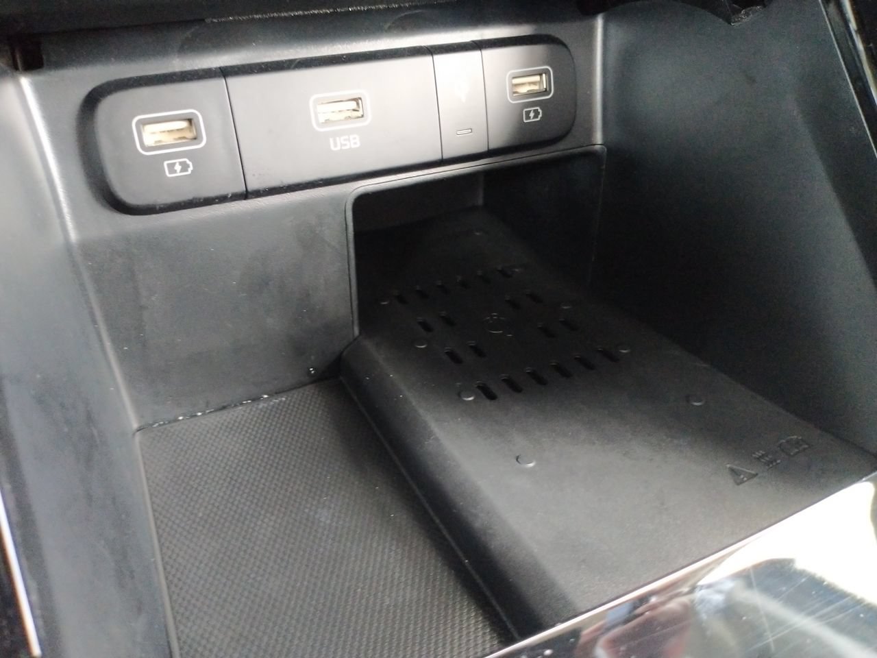 Used 2022 Ebony Black Kia SX image 24
