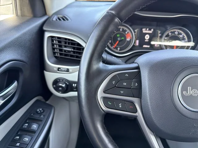 Used 2021 Beige Jeep Latitude Plus image 29