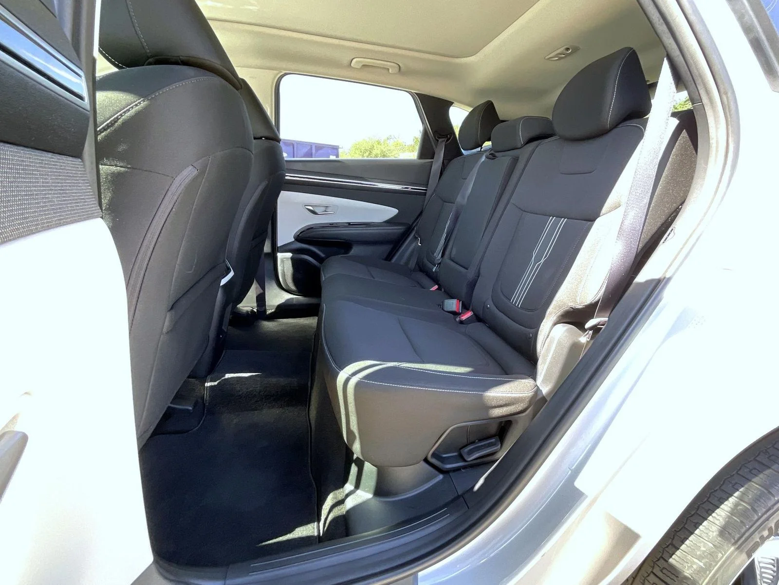 Used 2022 Silver Hyundai SEL Convenience image 20