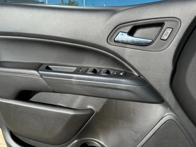 Used 2022 Desert Sand Metallic GMC AT4 w/Leather image 25