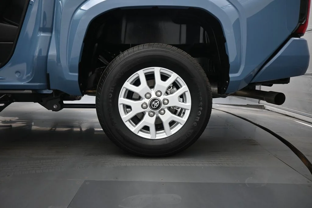 Used 2026 Blue Toyota SR5 image 19