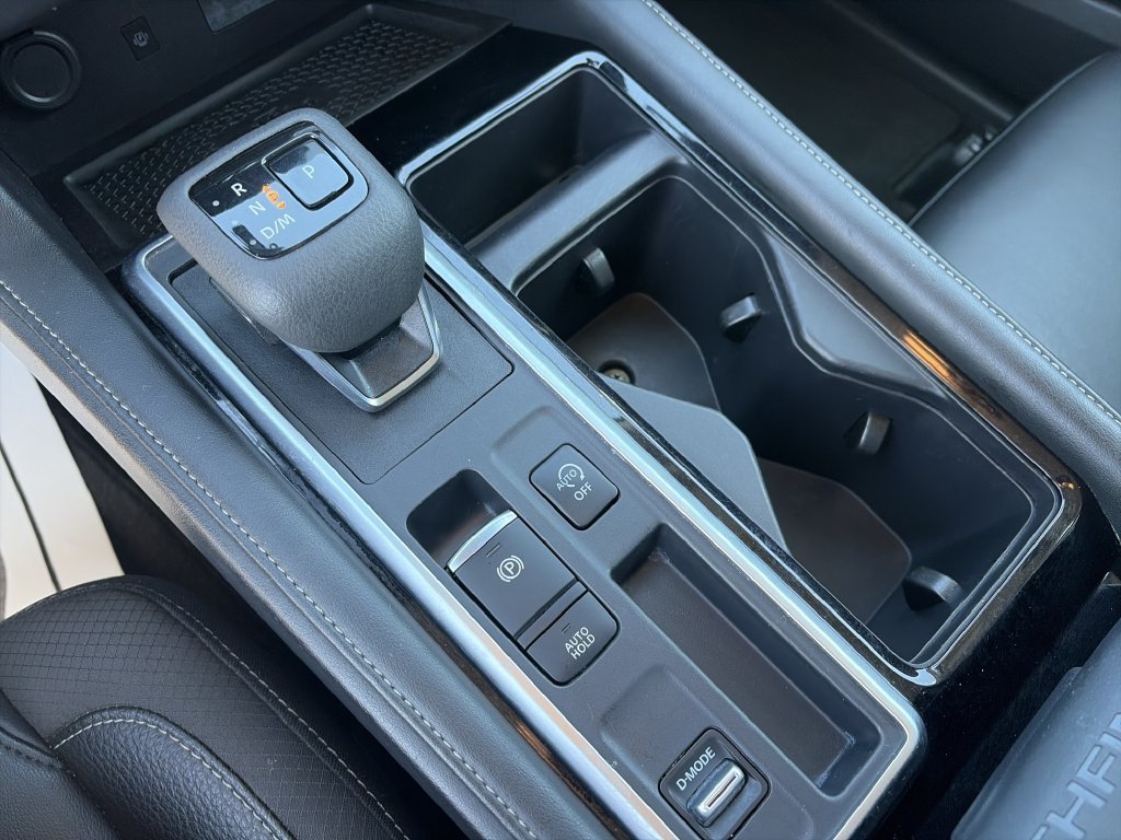 Used 2025 Blue Nissan SL image 26