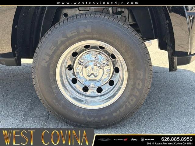 New 2026 Diamond Black Crystal Pearlcoat RAM Longhorn image 18
