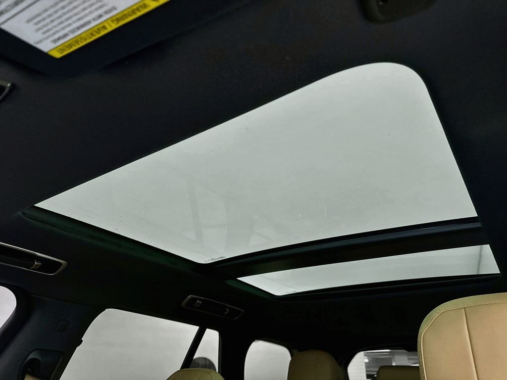 Certified Used 2025 Black Land Rover SE image 22