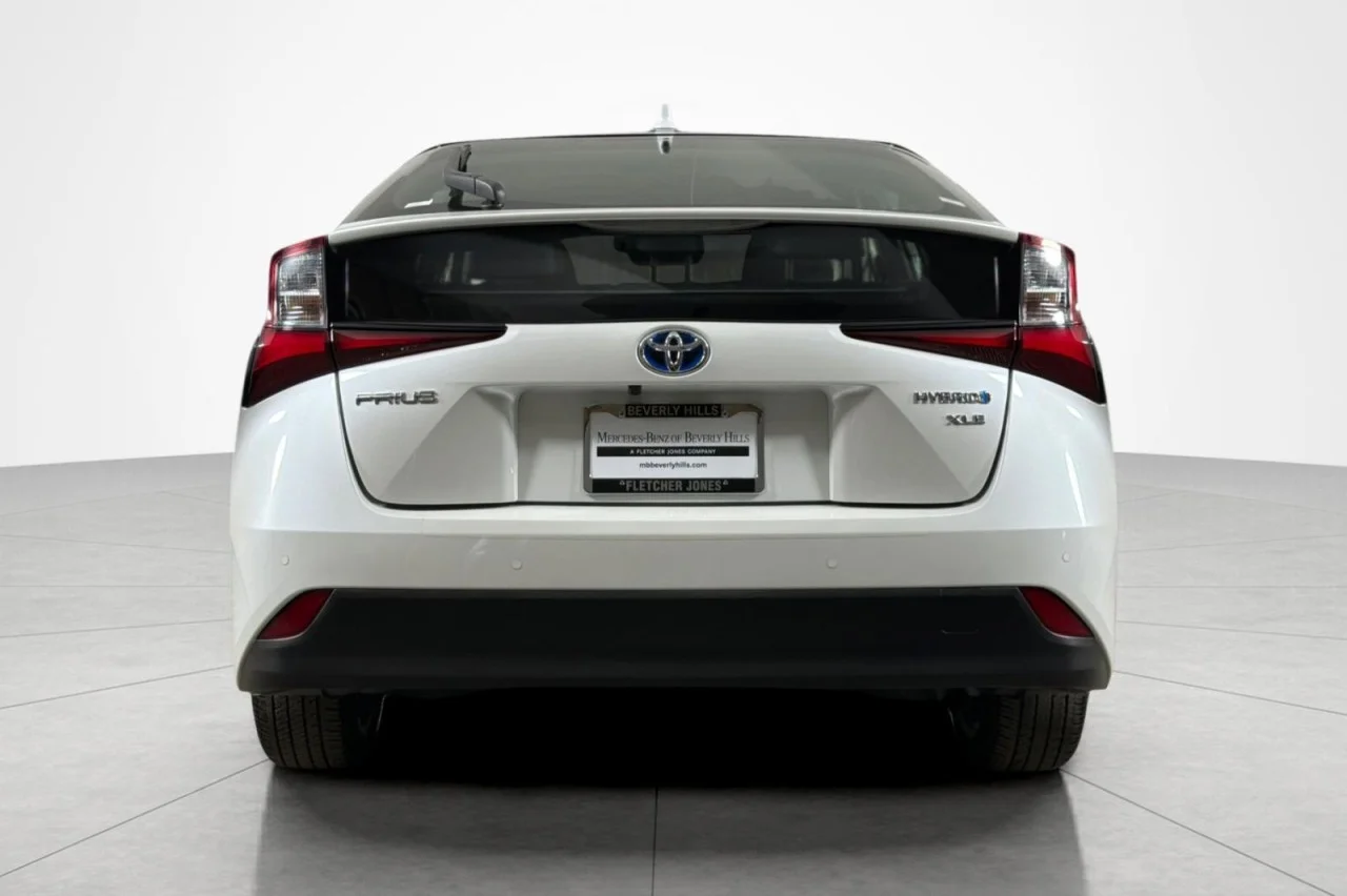Used 2022 Wind Chill Pearl Toyota L Eco image 4