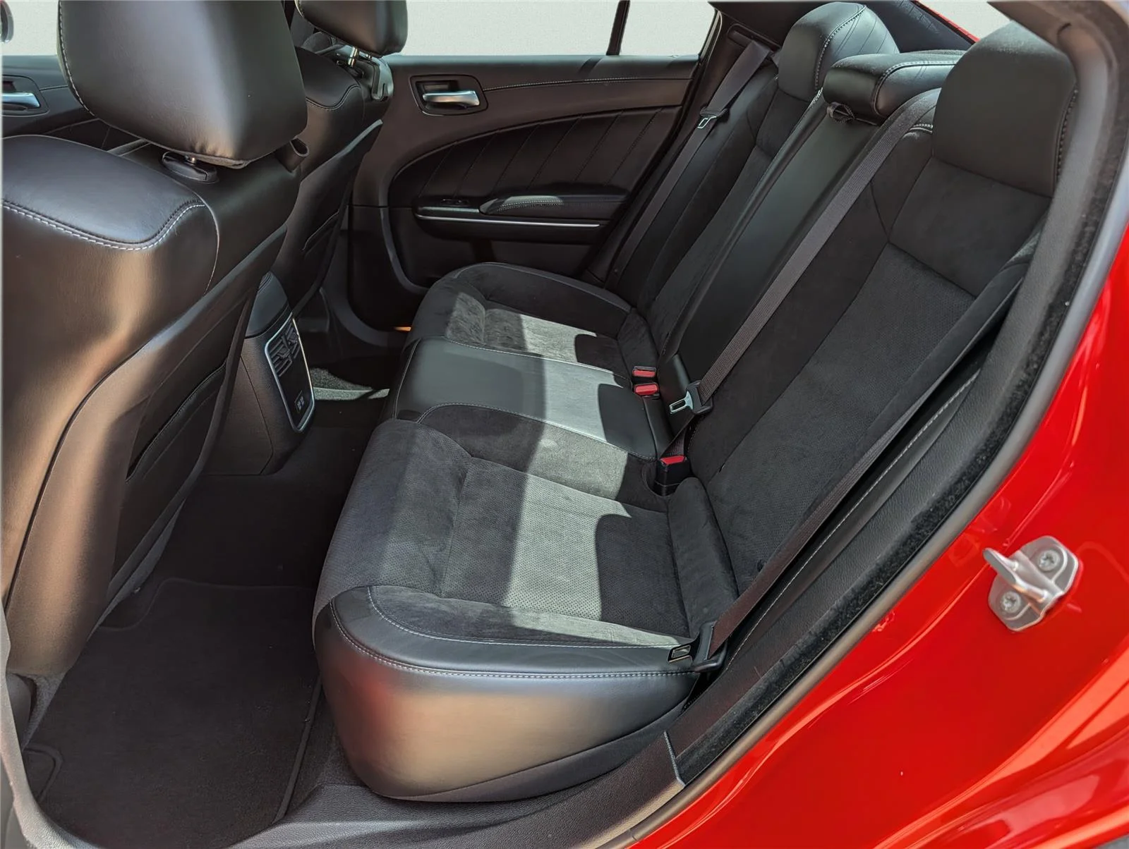 Used 2023 Go Mango Dodge Scat Pack image 30