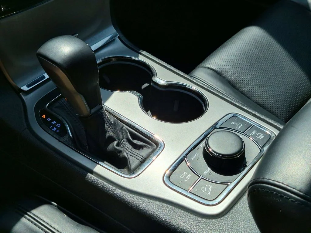 Used 2020 White Jeep High Altitude image 19
