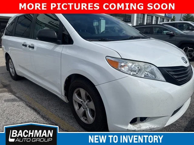 2017 Toyota Sienna L V6 7-Passenger's photo