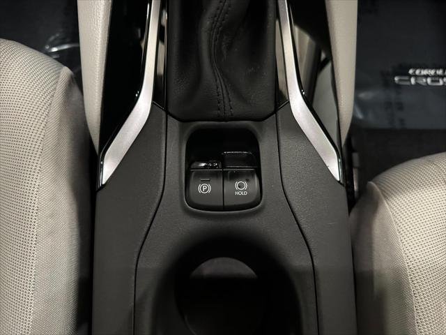 Certified Used 2022 Wind Chill Pearl Toyota L image 25