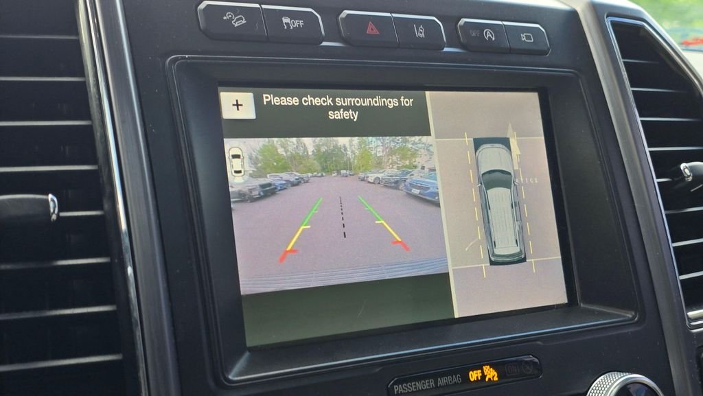 Used 2019 Black Metallic Ford Platinum image 32