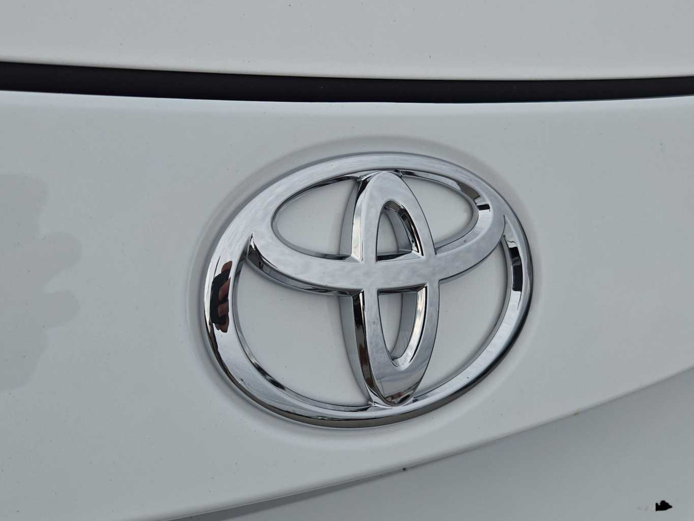 New 2026 Underground Toyota SE image 18