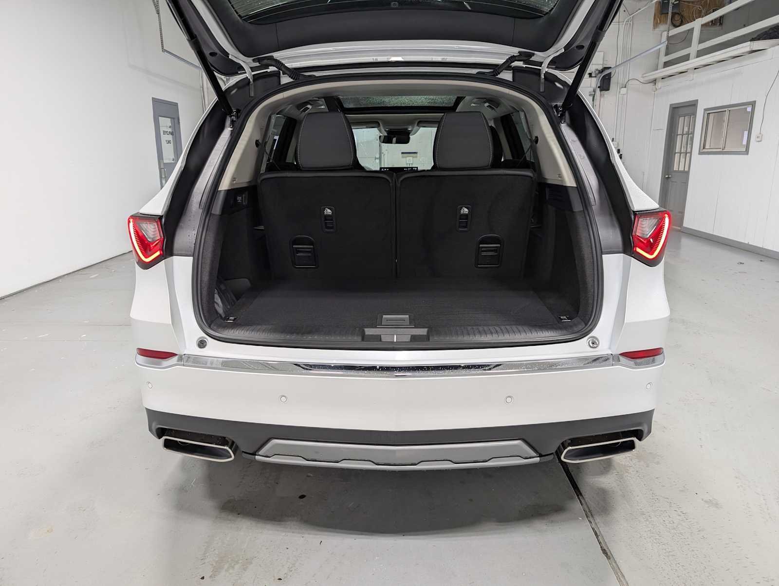 New 2026 Platinum White Pearl Acura w/Technology Package image 25