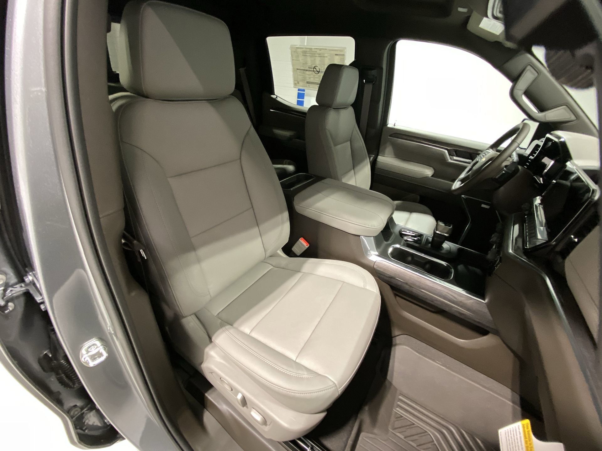 2026 Chevrolet Silverado 1500 LTZ - Photo 27