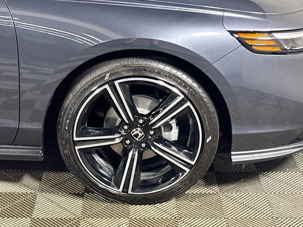 New 2026 Meteorite Gray Metallic Honda SE image 23