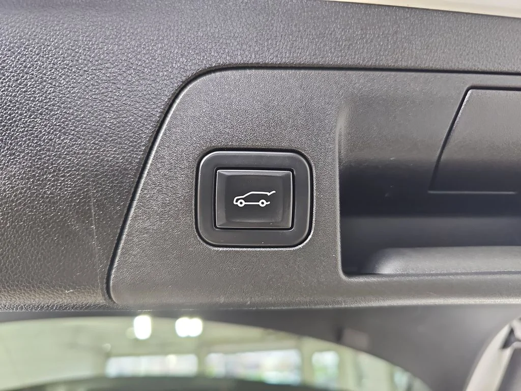 Used 2023 White Buick Preferred image 17