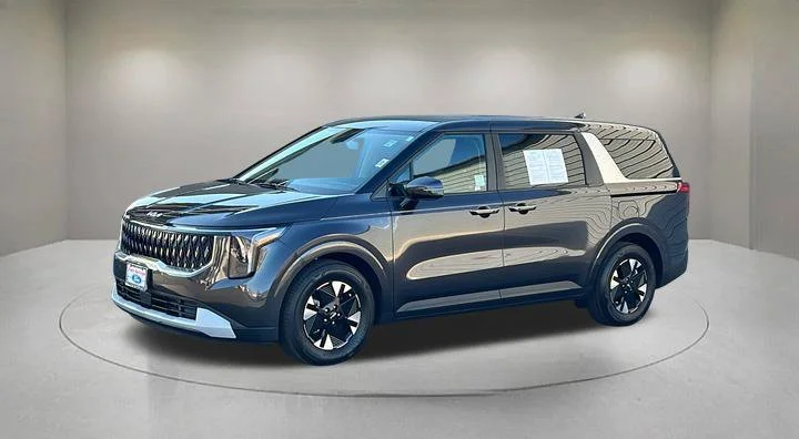 Certified Used 2026 Metal Kia LXS image 2