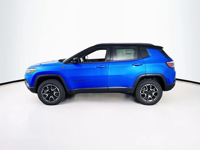 New 2026 Hydro Blue Pearl-Coat Exterior Paint Jeep Trailhawk image 4