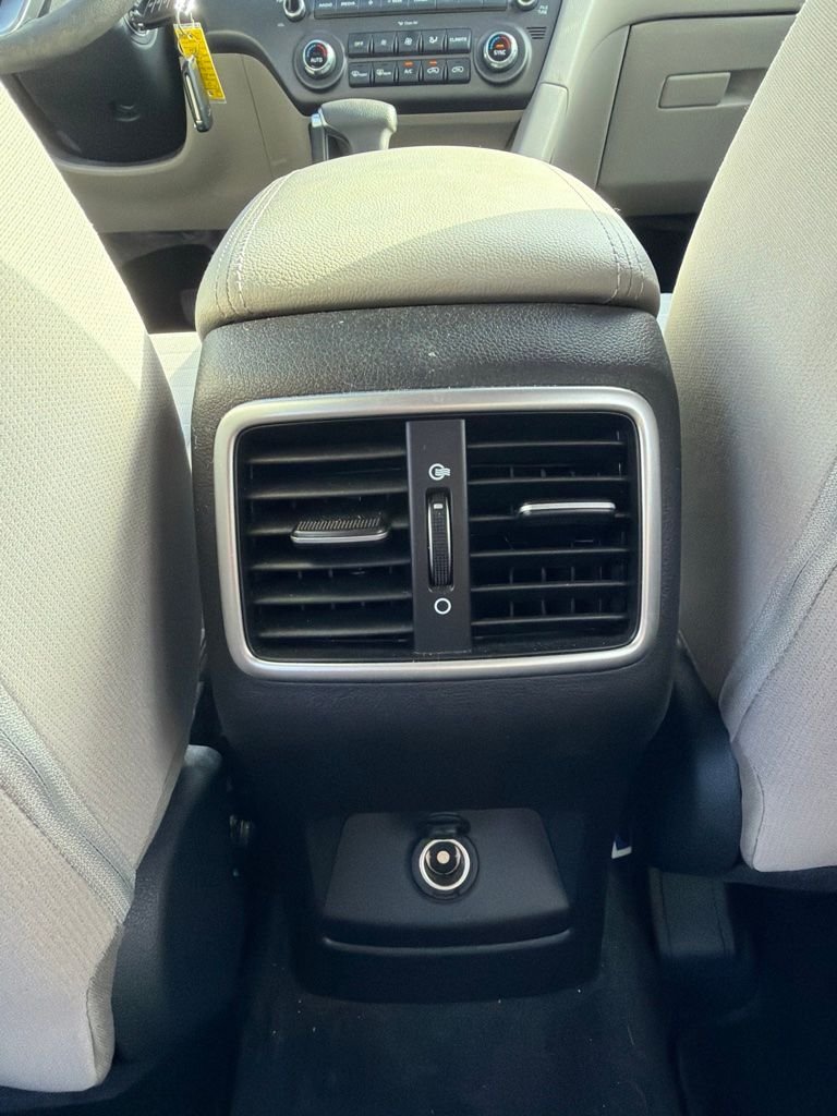 Used 2020 Red Kia LX image 22
