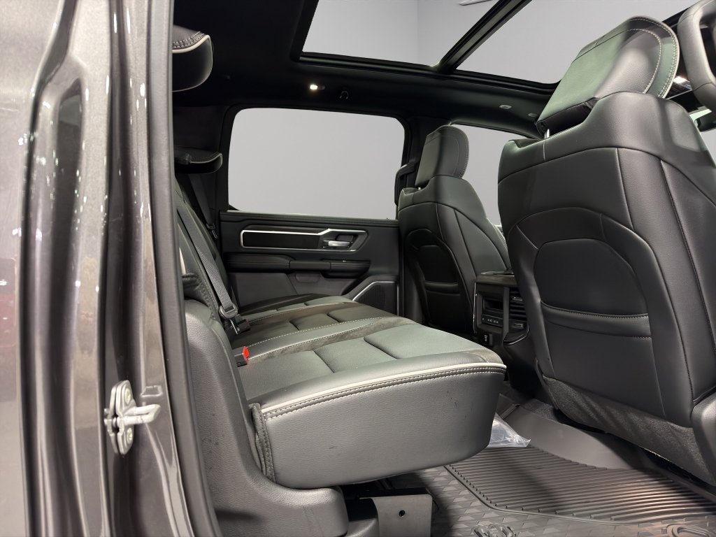 New 2026 Granite Crystal Metallic Clear-Coat Exterior Paint RAM Laramie image 17