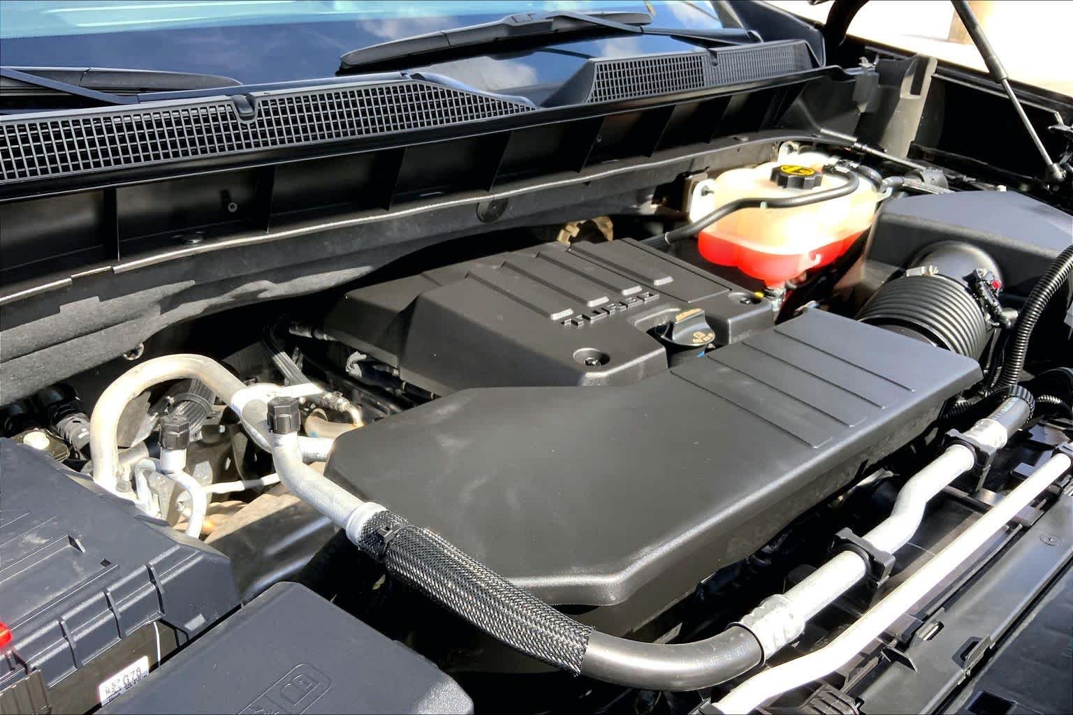 Used 2025 Black Chevrolet Custom image 32