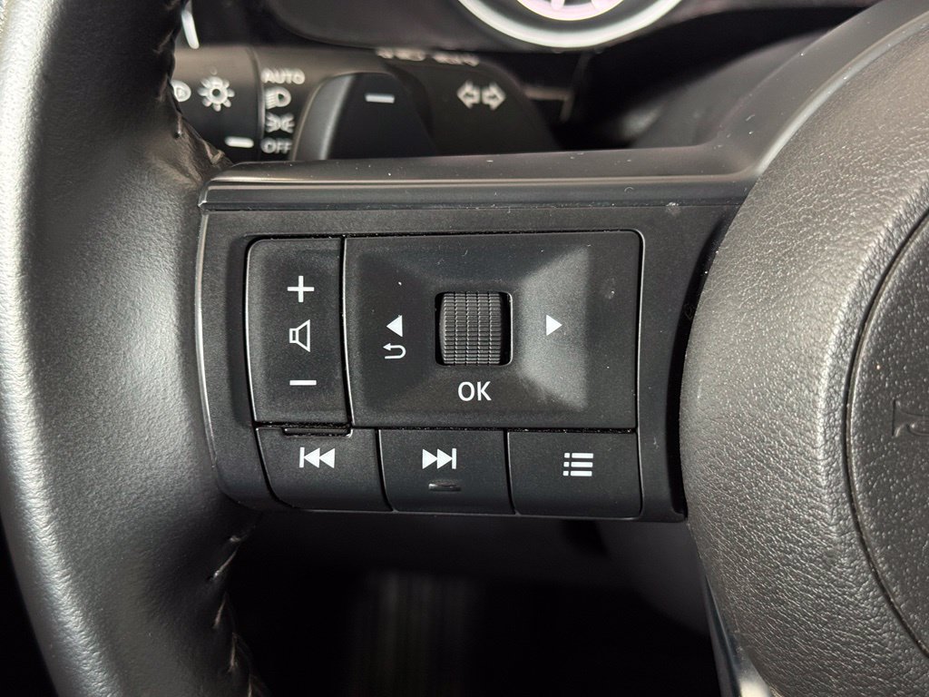 Used 2025 Gray Nissan SV image 31