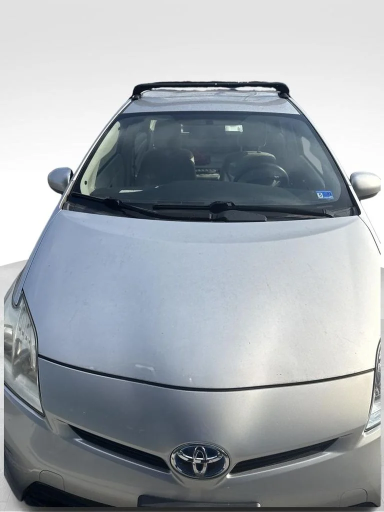Used 2015 Silver Toyota Three image 12