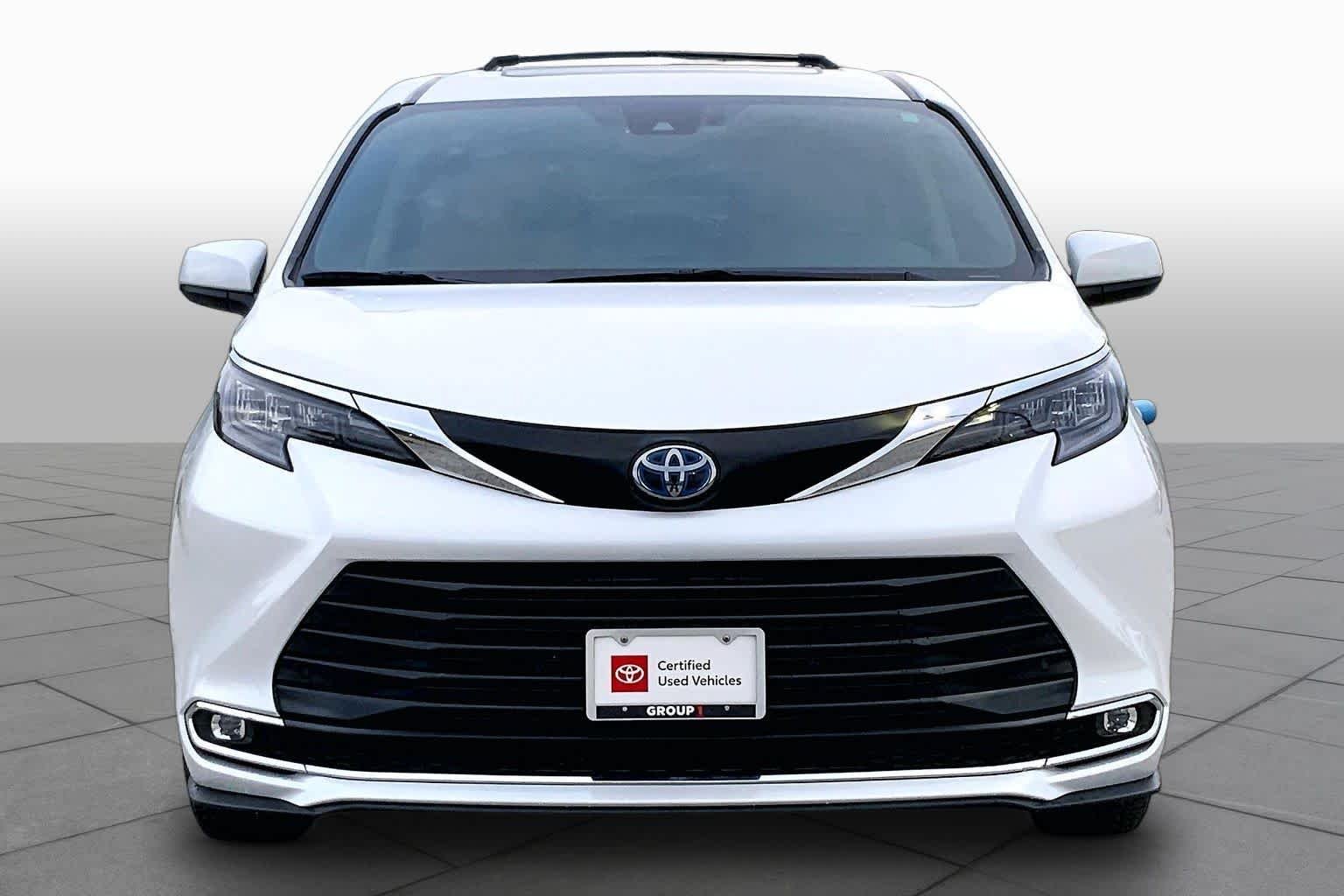 Used 2024 Wind Chill Pearl Toyota XLE image 4