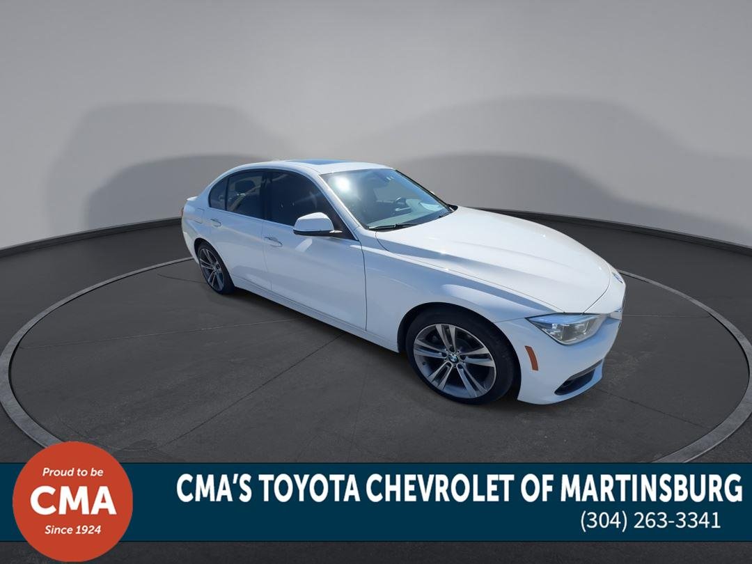 Used 2018  BMW  image 2