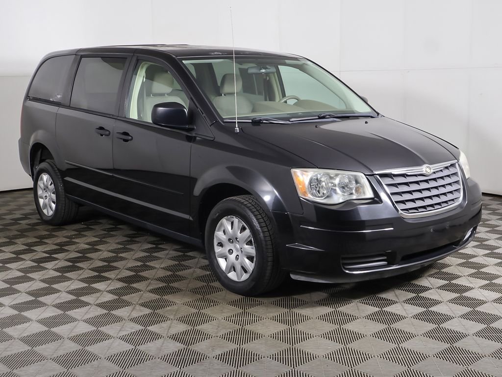 Used 2008 Chrysler Town & Country LX with VIN 2A8HR44H08R129155 for sale in Parma, OH