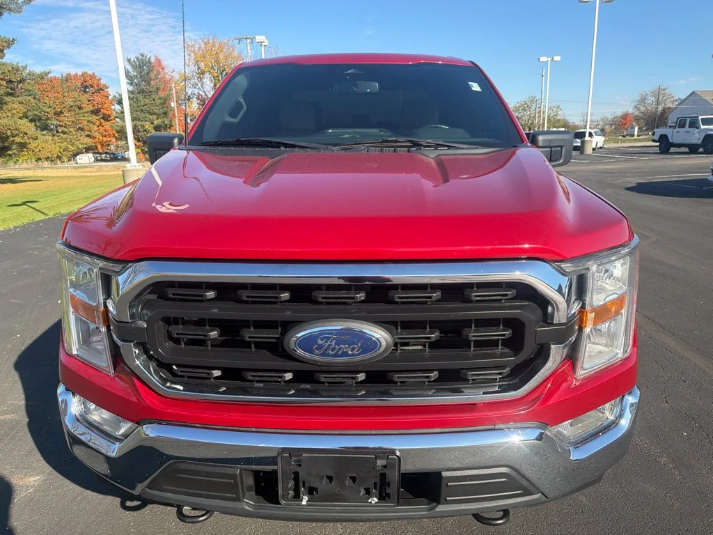 Used 2022 Red Ford XLT image 3
