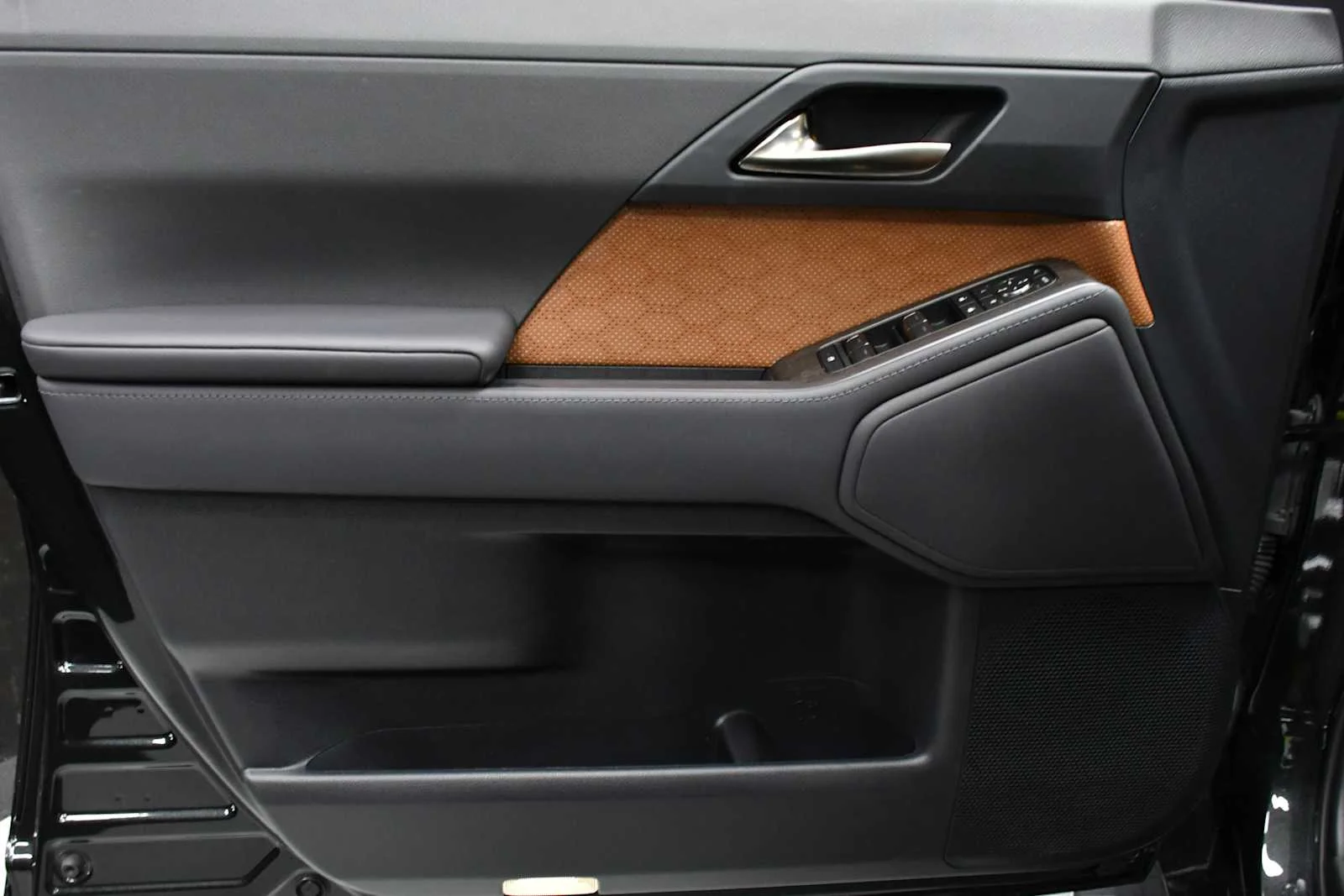 Certified Used 2024 CAVIAR Lexus Premium+ image 15