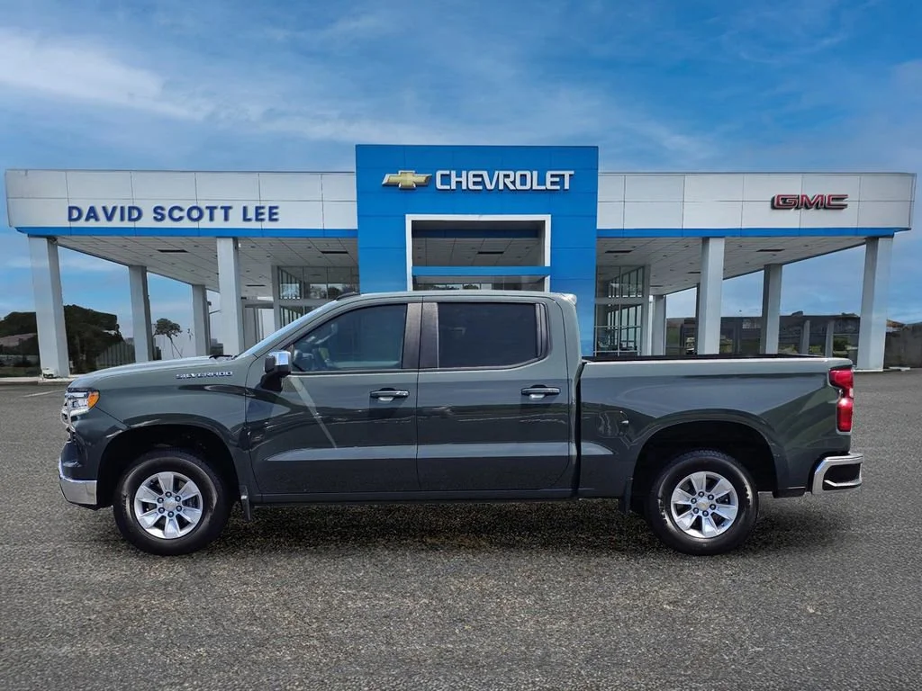 Used 2025 Cypress Gray Chevrolet LT image 13