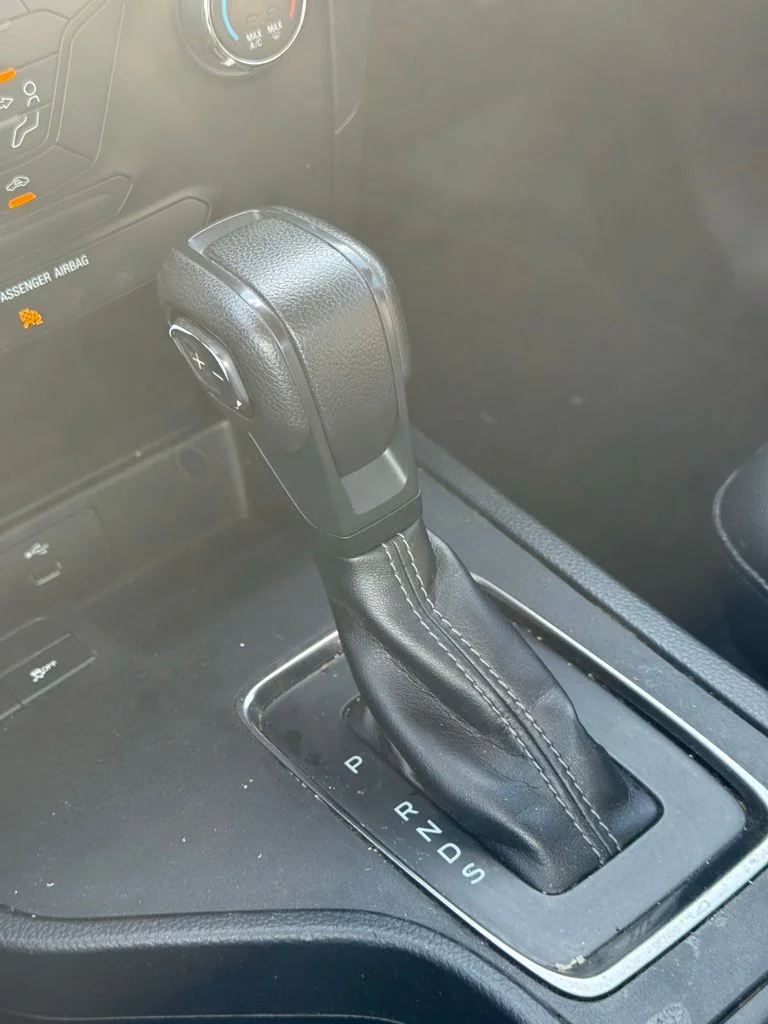 Used 2019 Gray Ford XL image 19