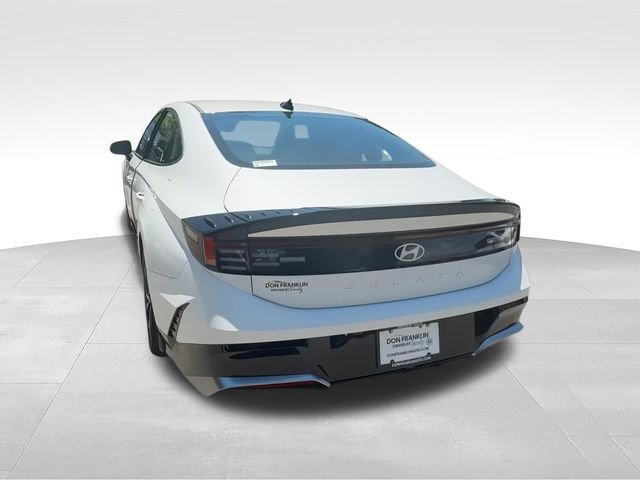 Used 2024 White Hyundai SEL image 7